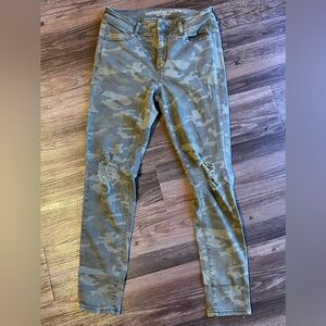 American Eagle Camo Distressed Skinny Jeans - Size 10